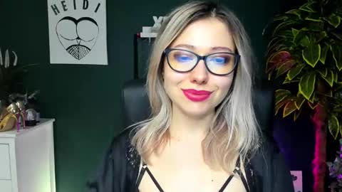 Heidi online show from December 2024 01:50:02 PM