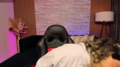 Snapshot of heidy_jhons chatting on November 2025 03:16:02 AM Heidy online show from November 2025 03:16:02 AM