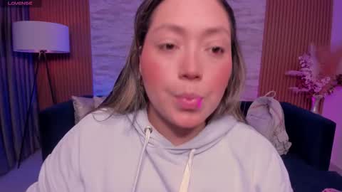 Snapshot of heidy_jhons chatting on November 2025 03:17:01 AM Heidy online show from November 2025 03:17:01 AM