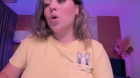 Snapshot of heidy_jhons chatting on November 2025 04:44:02 AM Heidy online show from November 2025 04:44:02 AM