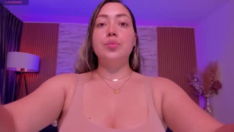 Snapshot of heidy_jhons chatting on November 2025 03:07:01 AM Heidy online show from November 2025 03:07:01 AM