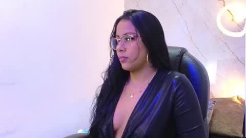 Snapshot of heilyn_ross chatting on February 2026 03:27:01 AM Heilyn online show from February 2026 03:27:01 AM