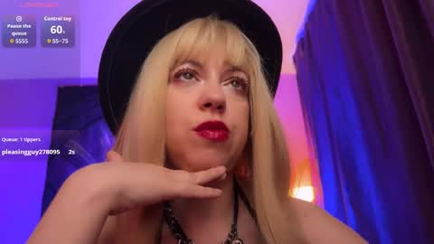 Snapshot of helena__femdom chatting on April 2026 06:10:01 PM Helena online show from April 2026 06:10:01 PM