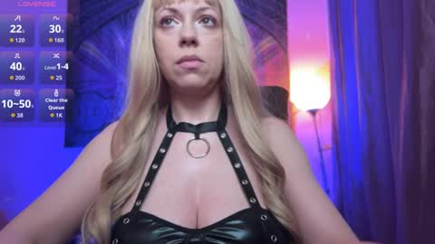 Snapshot of helena__femdom chatting on May 2026 06:37:01 PM Helena online show from May 2026 06:37:01 PM
