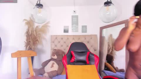 Snapshot of helena_copper chatting on February 2026 11:47:01 PM HELENA COPPER online show from February 2026 11:47:01 PM