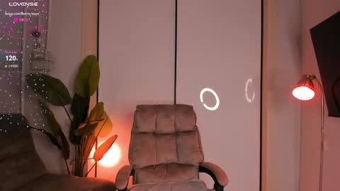 Snapshot of helena_lorente chatting on December 2024 11:34:02 PM Helen online show from December 2024 11:34:02 PM