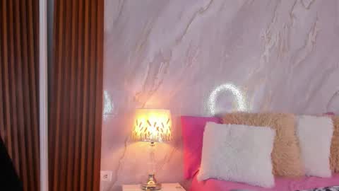 Helena Santos  online show from February 2026 11:05:02 AM