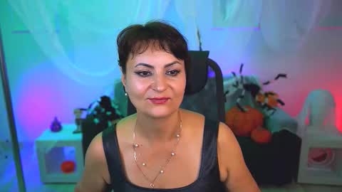 helenbeler online show from October 2025 02:35:01 PM