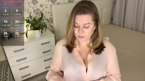 Snapshot of helenbonham chatting on December 2025 09:53:01 PM Helena Bonham online show from December 2025 09:53:01 PM