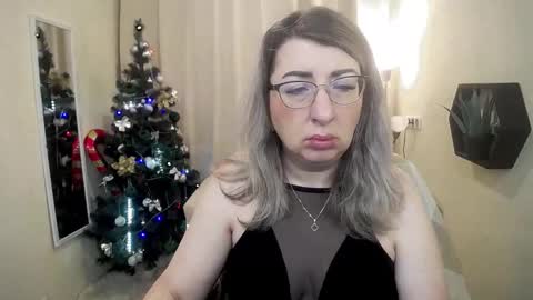 helenenigma online show from January 2026 07:28:02 PM