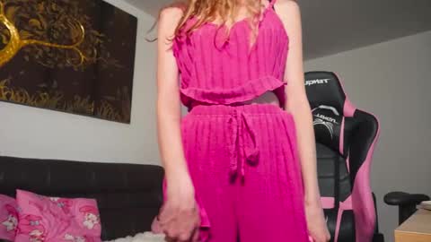 Helenn online show from May 2026 01:43:01 AM
