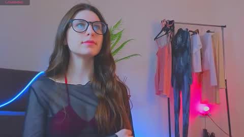 Snapshot of helenmann_ chatting on March 2025 06:04:01 AM   online show from March 2025 06:04:01 AM