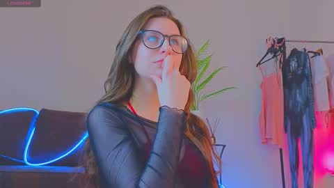 Snapshot of helenmann_ chatting on March 2025 09:11:01 AM   online show from March 2025 09:11:01 AM