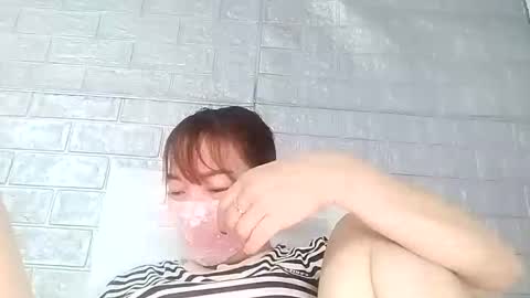 helenna_00 online show from October 2025 11:35:01 PM