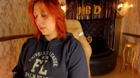 Helen or Hells online show from November 2025 12:04:01 PM