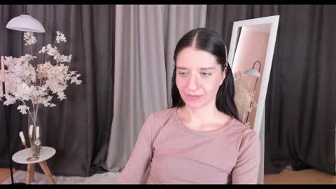 Helen online show from February 2025 05:55:02 AM