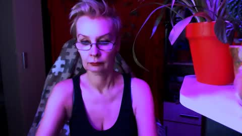 Snapshot of helgahimmele chatting on March 2026 04:01:01 PM Helga online show from March 2026 04:01:01 PM