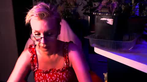 Helga online show from June 2026 07:36:02 PM