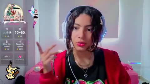 Helia Transfem and Amy online show from November 2025 04:54:01 PM