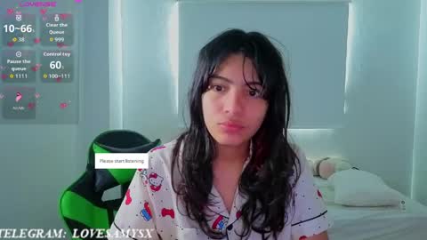 Helia Transfem and Amy online show from April 2026 06:33:02 PM