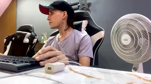 Snapshot of hell_boy66 chatting on January 2025 12:22:01 AM Eros online show from January 2025 12:22:01 AM