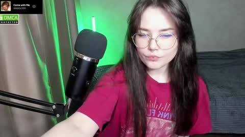 Red online show from March 2025 08:32:01 PM