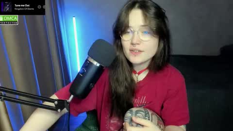 Red online show from September 2025 06:44:01 PM