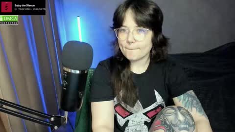 Red online show from October 2025 06:18:02 PM