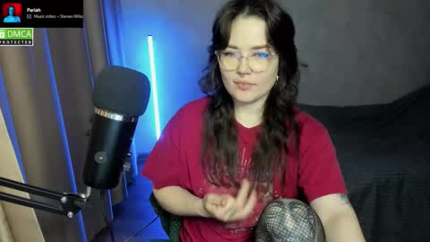 Red online show from October 2025 07:14:02 PM