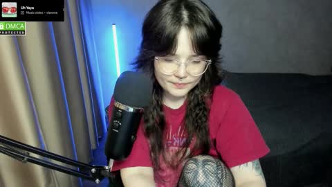 Red online show from October 2025 08:02:02 PM