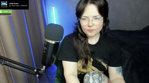 Red online show from November 2025 06:06:02 PM