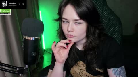 Red online show from March 2026 08:43:01 PM