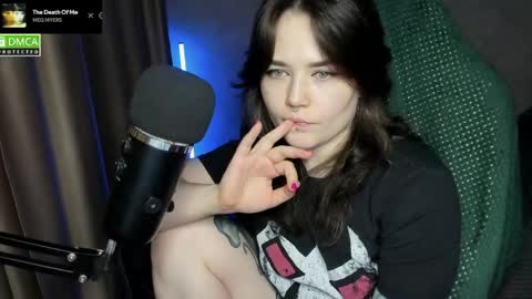 Snapshot of hell_hotline chatting on June 2026 07:41:01 PM Red online show from June 2026 07:41:01 PM