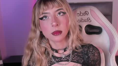 Snapshot of hellen__smith_ chatting on May 2026 08:27:01 PM hellen__smith_ online show from May 2026 08:27:01 PM