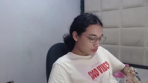 Snapshot of hellen_queensex chatting on February 2025 01:56:01 AM hellen_queensex online show from February 2025 01:56:01 AM