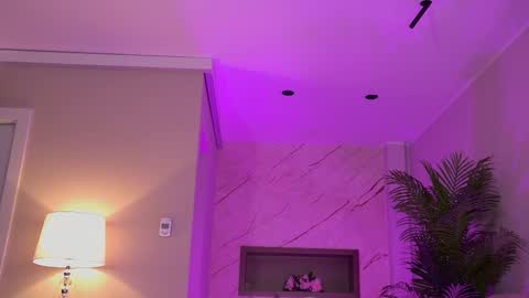 Snapshot of hellenroyy chatting on October 2025 04:05:01 AM hellenroyy online show from October 2025 04:05:01 AM