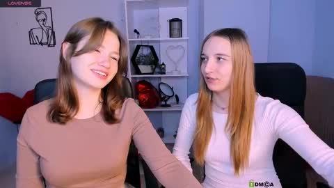 Helli online show from November 2025 08:09:01 PM