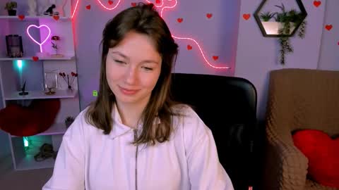 Helli online show from February 2026 07:41:01 PM