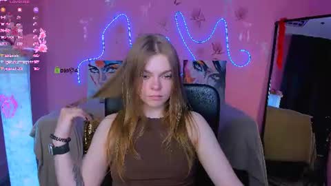 Snapshot of helli_belli chatting on June 2026 07:24:02 PM Helli online show from June 2026 07:24:02 PM