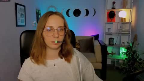 Snapshot of helli_belli chatting on June 2026 07:05:01 PM Helli online show from June 2026 07:05:01 PM