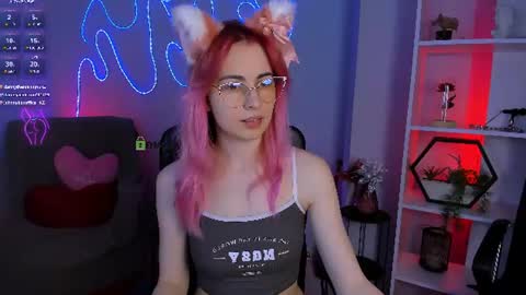 Snapshot of helli_belli chatting on July 2026 07:32:01 PM Helli online show from July 2026 07:32:01 PM