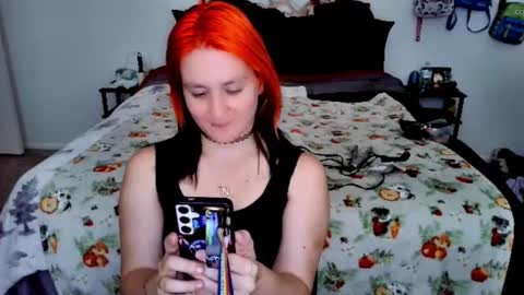 Snapshot of hellienadesroser chatting on September 2025 08:24:01 PM HellienaDesroser online show from September 2025 08:24:01 PM