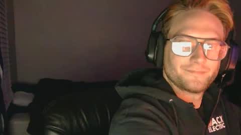 hello672919 online show from April 2026 06:51:01 AM