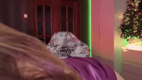 Alisia  Monday to Friday from 10 am to 4 pm GMT 2 online show from December 2025 09:05:01 AM