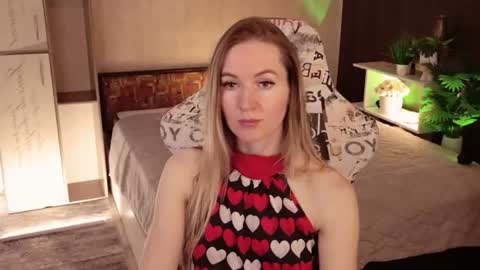 Snapshot of hello_lisha chatting on July 2026 08:16:02 AM Alisia Monday to Friday from 10 am to 4 pm GMT 2 online show from July 2026 08:16:02 AM