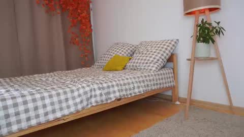 Snapshot of hello_taya chatting on October 2025 10:40:01 PM Taya online show from October 2025 10:40:01 PM