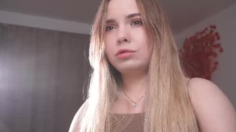 Snapshot of hello_taya chatting on October 2025 09:35:02 PM Taya online show from October 2025 09:35:02 PM