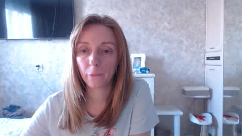 Snapshot of hellokittykaty chatting on April 2026 06:18:01 AM Victory online show from April 2026 06:18:01 AM