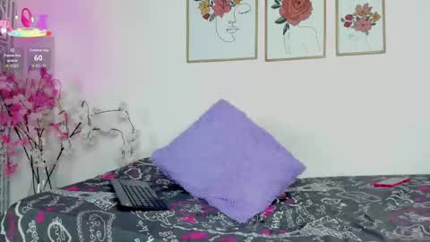 Hellzel online show from September 2025 07:04:01 PM