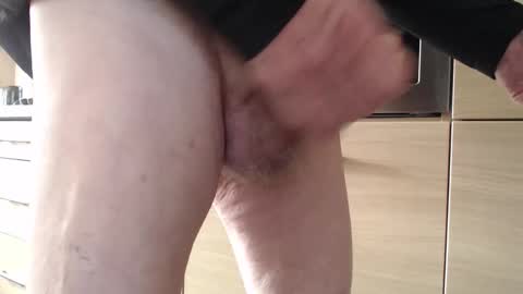 Snapshot of helpmegetitup70 chatting on March 2026 10:43:01 AM older cock online show from March 2026 10:43:01 AM